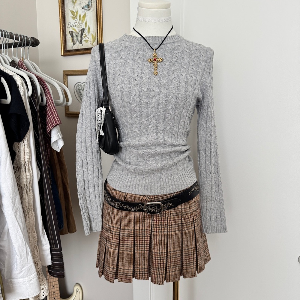 vintage grey cable knit crew sweater - Picture 3 of 8